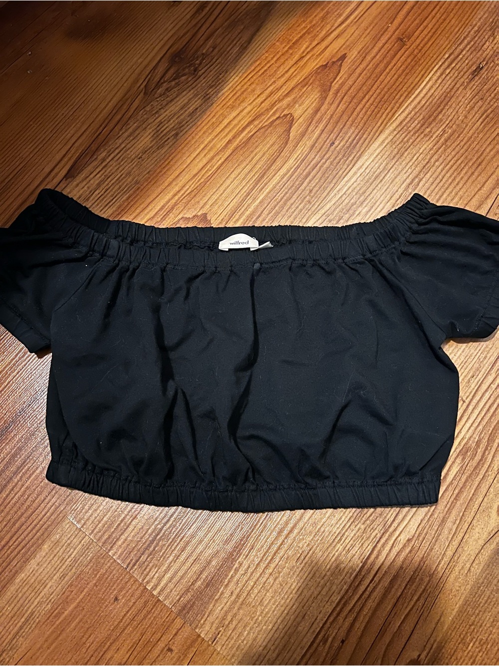 Wilfred Black Off-the-Shoulder Elastic Crop Top